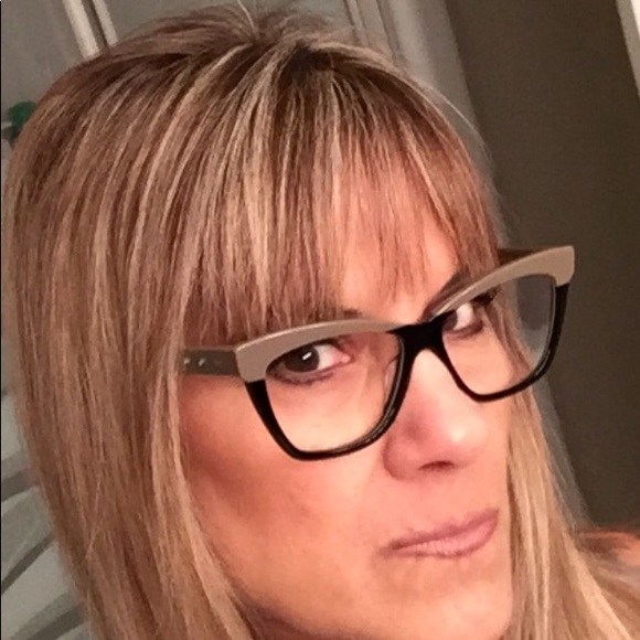 Meet your Posher, Cheryl - Picture 1 of 1